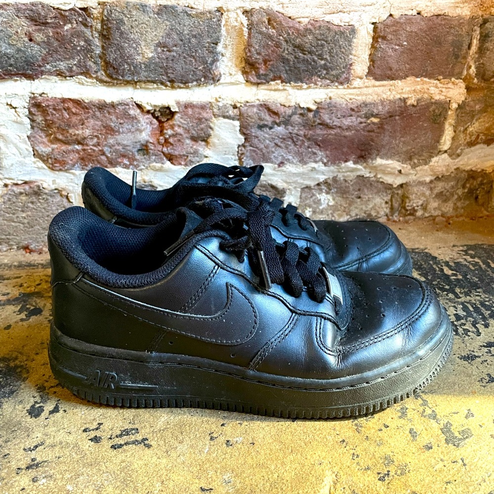 NIKE black AF1s